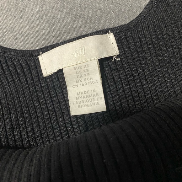 H&M Crop Top - Picture 2 of 2